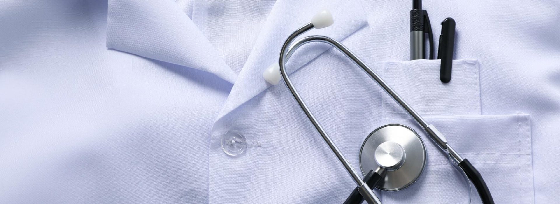 concepto-dia-trabajadores-medicos-atencion-medica-uniforme-medicina concepto-dia-trabajadores-medicos-atencion-medica-uniforme-medicina